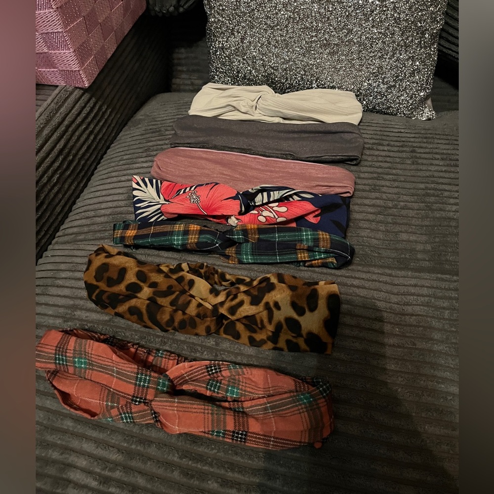 3 LULULEMON HEADBANDS AND 4 MIXED HEADBANDS
